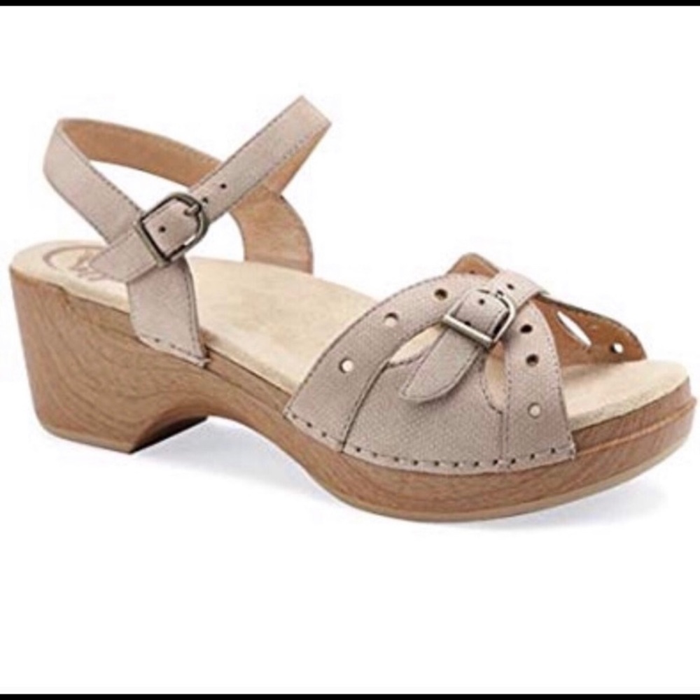 Dansko Sissy Sandpiper Nubuck Leather Clog Sandals